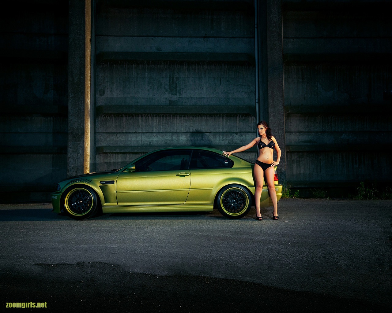 Bmw M3 and hot babe
