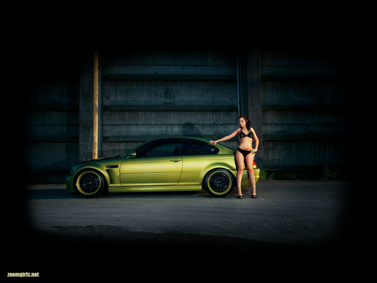 Bmw M3 and hot babe