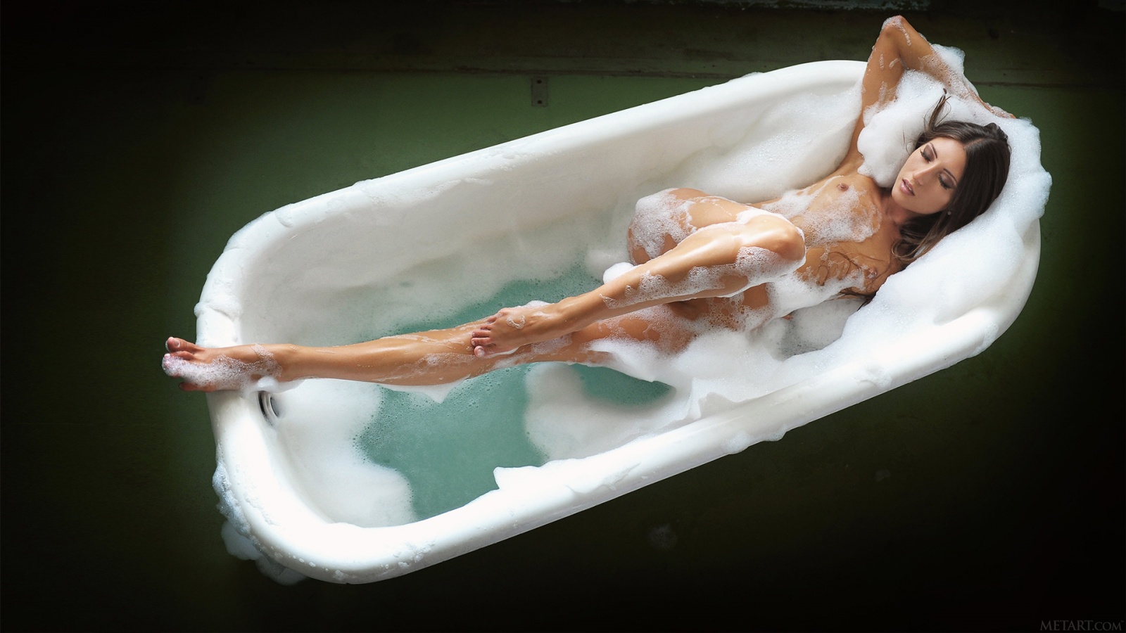 Foamy Nude Bath