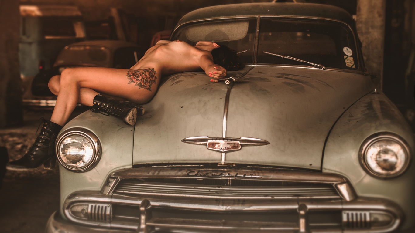 Nude inked babe and Chevy